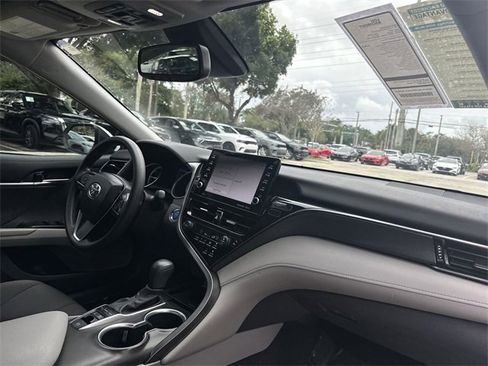 Used 2021 Toyota Camry LE image 30