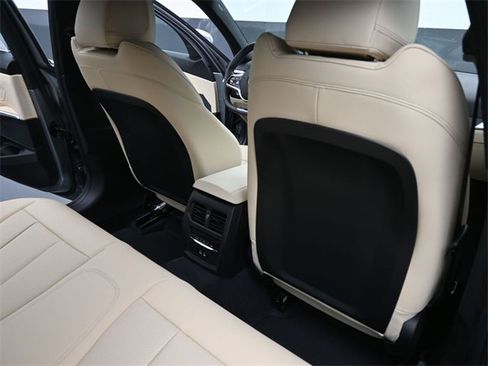 New 2026 BMW 330i Sedan w/ Premium Package image 25