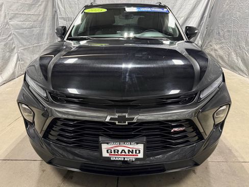 Used 2025 Chevrolet Blazer RS image 2