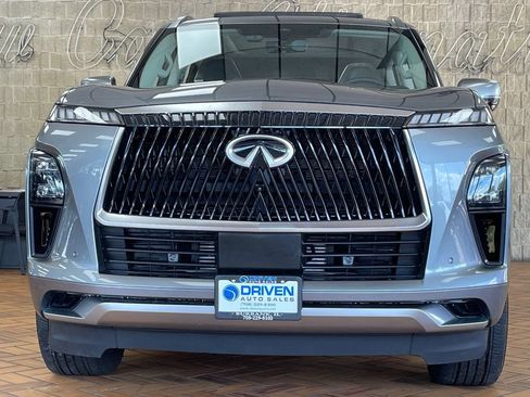 Used 2025 INFINITI QX80 Sensory AWD/4WD image 3