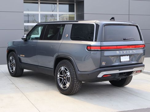 Used 2023 Rivian R1S Adventure AWD/4WD image 8