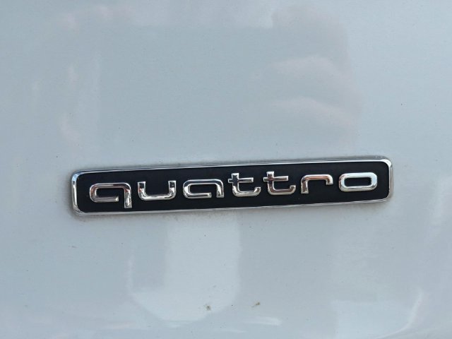 Used 2023 Audi Q5 2.0T Premium w/ Convenience Package AWD/4WD image 11