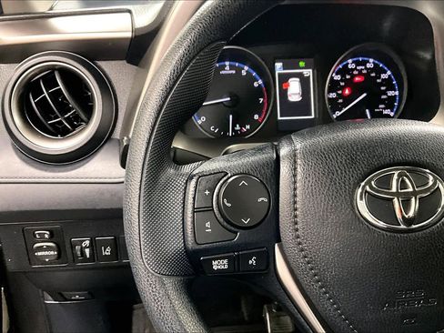 Used 2018 Toyota RAV4 LE w/ All Weather Liner Package image 22