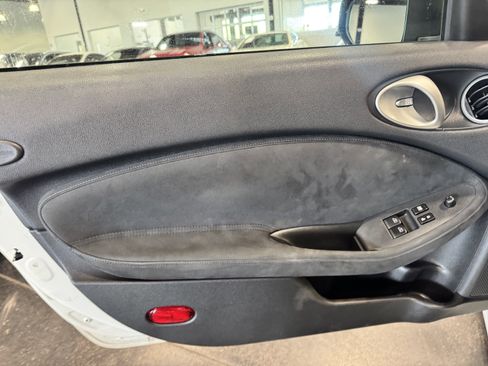 Used 2010 Nissan 370Z Touring image 12