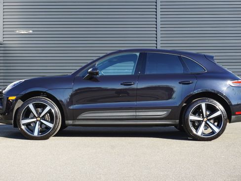 Certified 2024 Porsche Macan 4DR AWD image 2