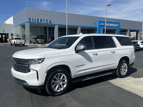 Used 2023 Chevrolet Suburban Premier image 2