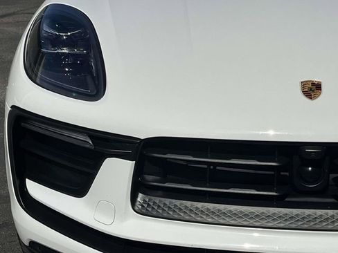 Used 2023 Porsche Macan Turbo image 10