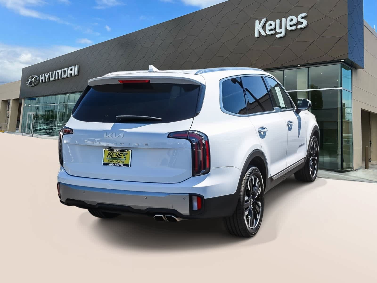 Used 2024 Kia Telluride SX FWD image 4