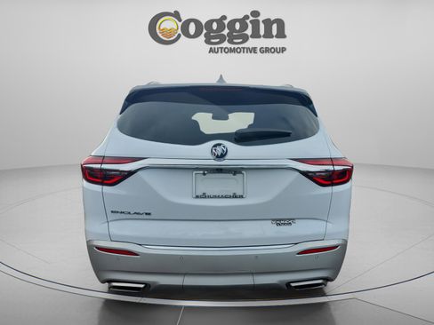 Used 2020 Buick Enclave Essence w/ Sound and Sites Package image 4