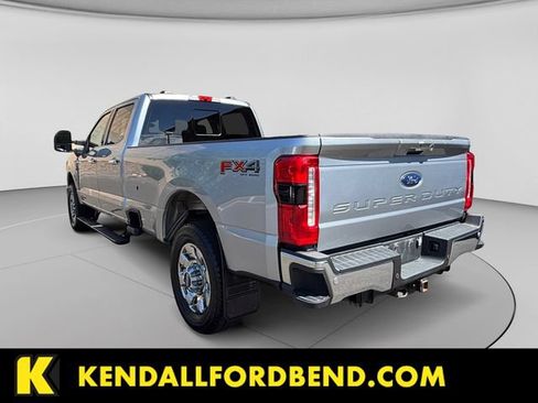 Used 2023 Ford F350 Lariat w/ Lariat Ultimate Package AWD/4WD image 3
