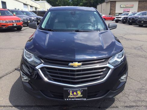 Used 2020 Chevrolet Equinox LS w/ LS Convenience Package AWD/4WD image 3