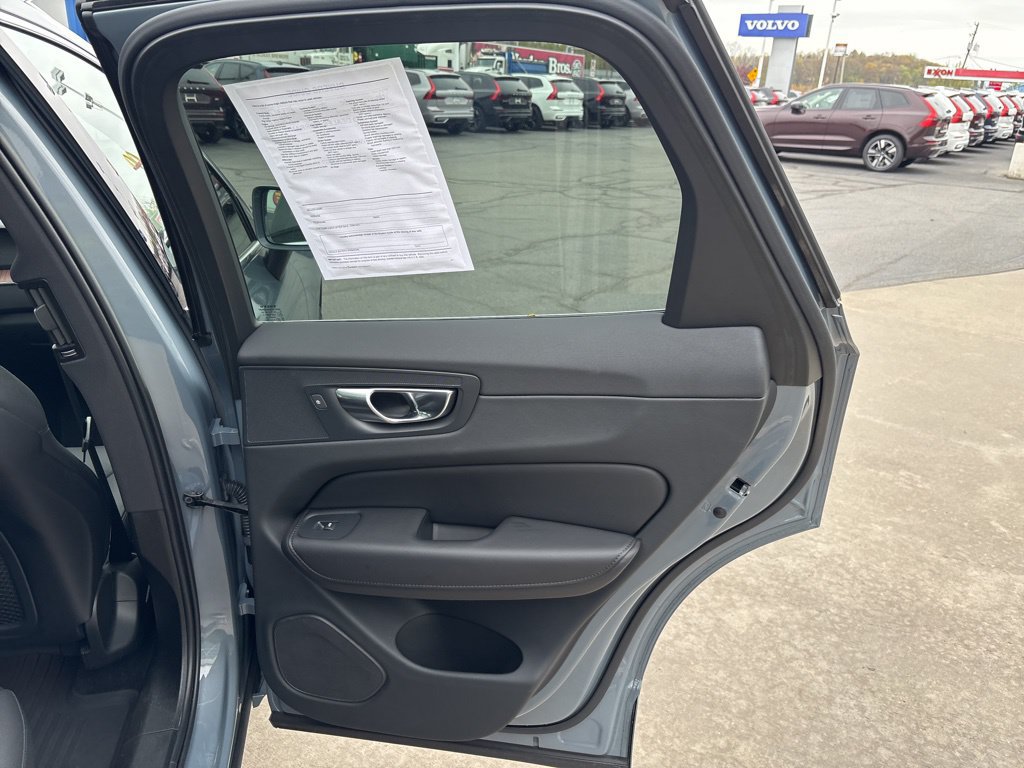 Certified 2023 Volvo XC60 B5 Plus w/ Climate Package AWD/4WD image 41