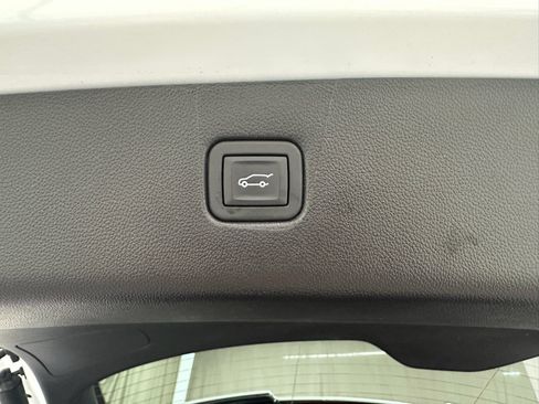 Used 2024 Chevrolet Blazer LT w/ Redline Edition FWD image 9