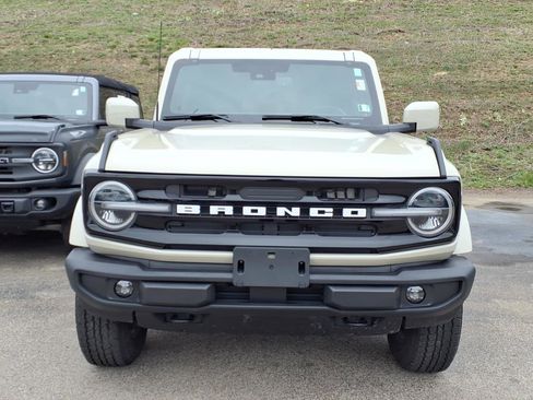 Certified 2025 Ford Bronco Outer Banks image 2