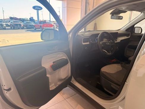Used 2022 Ford Maverick AWD SuperCrew image 9