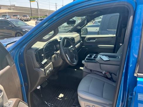 Used 2022 Chevrolet Silverado 1500 LT AWD/4WD image 10