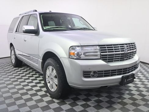 Used 2014 Lincoln Navigator 4WD image 9