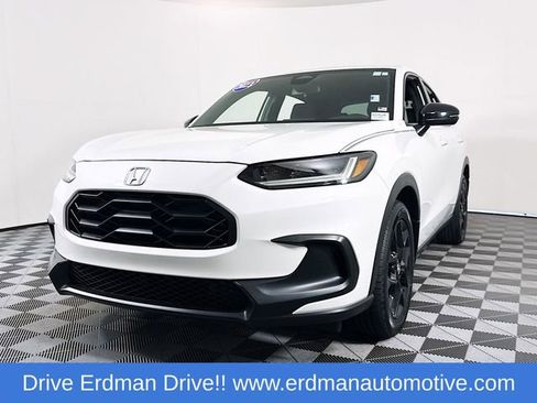 Used 2023 Honda HR-V Sport image 3