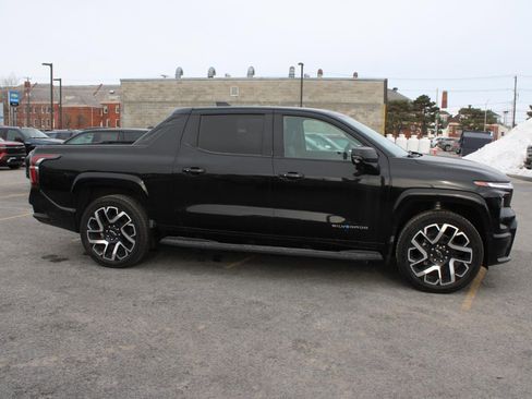 New 2024 Chevrolet Silverado EV RST image 7