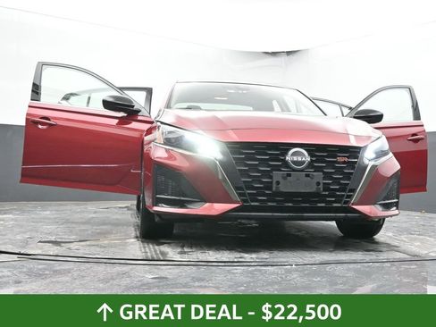 Used 2024 Nissan Altima 2.5 SR w/ SR Premium Package image 75