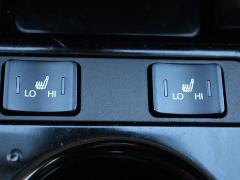 Used 2019 Toyota Prius XLE image 25