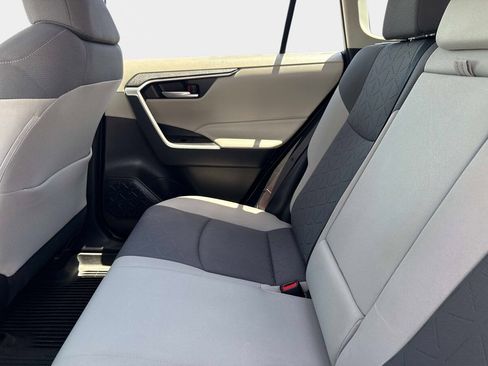 Used 2019 Toyota RAV4 XLE AWD/4WD image 13