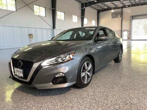 Used 2020 Nissan Altima 2.5 SL AWD/4WD image 3