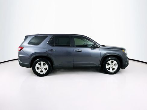 Used 2023 Honda Pilot LX image 8