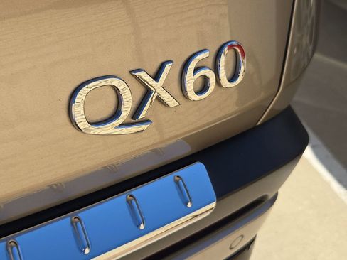 Used 2023 INFINITI QX60 Luxe w/ Cargo Package AWD/4WD image 15