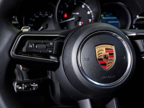 New 2026 Porsche Macan image 20