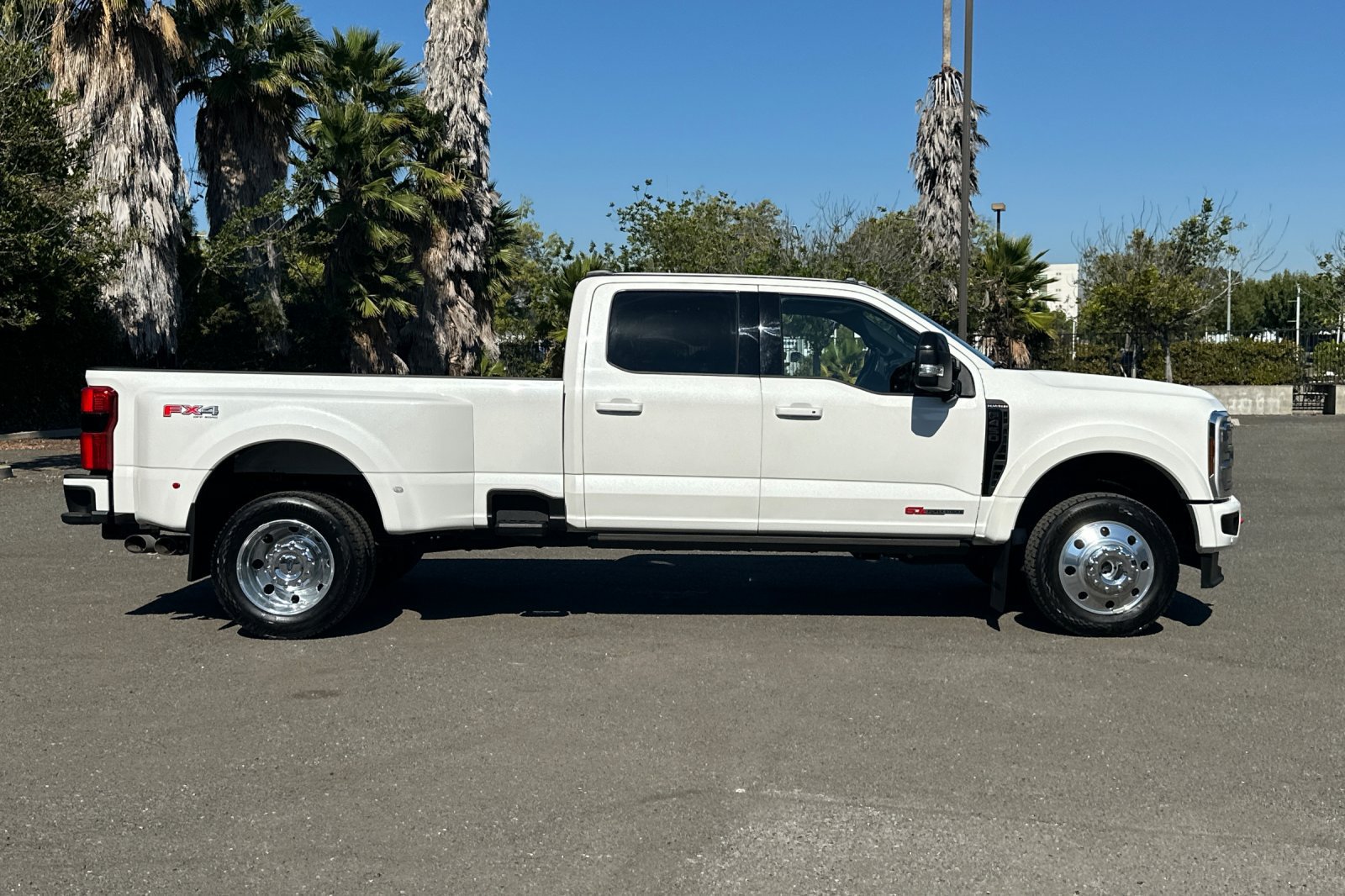 Certified 2026 Ford F450 Platinum w/ FX4 Off-Road Package AWD/4WD image 2