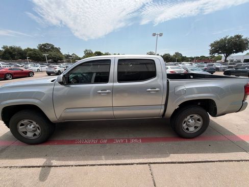 Used 2022 Toyota Tacoma SR AWD/4WD image 6
