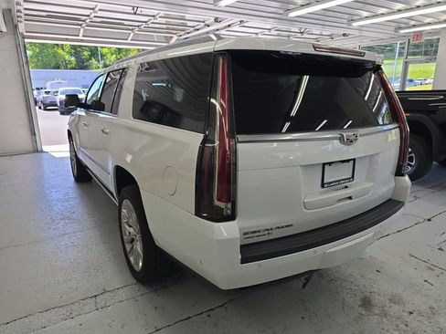 Used 2018 Cadillac Escalade ESV Premium Luxury AWD/4WD image 3