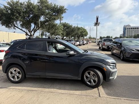 Used 2023 Hyundai Kona SEL FWD image 4
