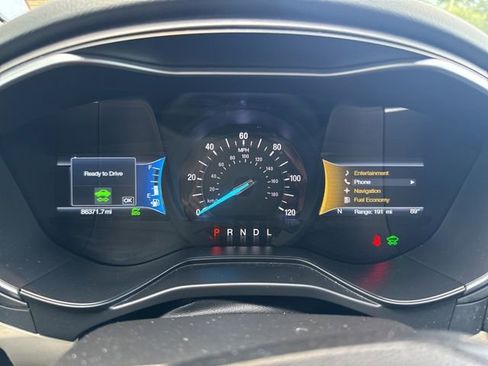 Used 2019 Ford Fusion SE FWD image 8