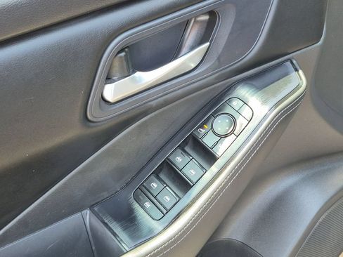 Certified 2024 Nissan Rogue SV FWD image 13