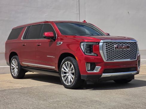 Used 2022 GMC Yukon XL Denali AWD/4WD image 6