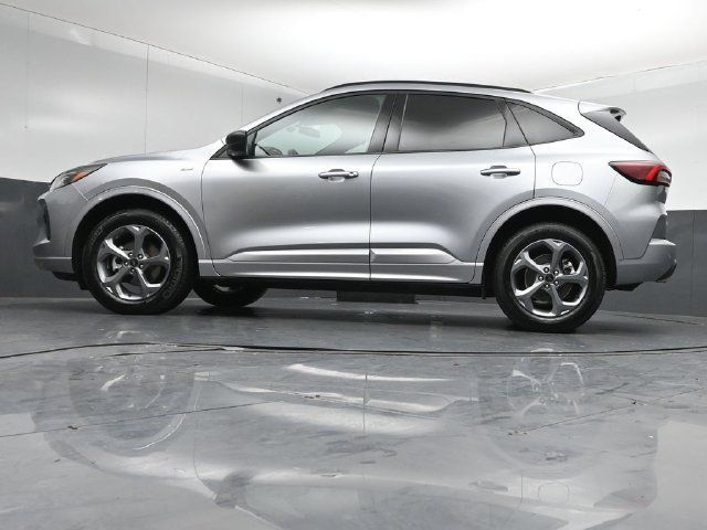 Certified 2024 Ford Escape ST-Line w/ Tech Pack #1 AWD/4WD image 40
