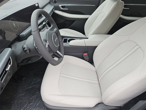 Used 2025 Hyundai Sonata SEL image 9