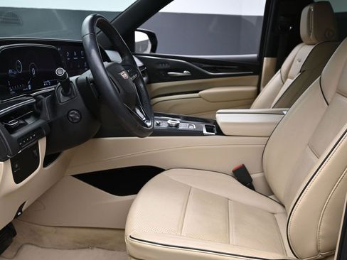 Used 2022 Cadillac Escalade ESV Premium Luxury image 25