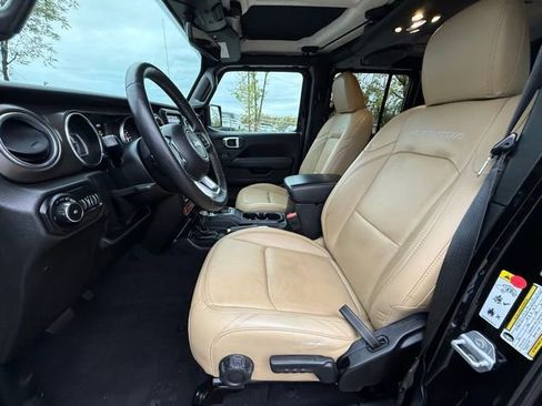 Used 2019 Jeep Wrangler Unlimited Rubicon w/ Dual Top Group image 18