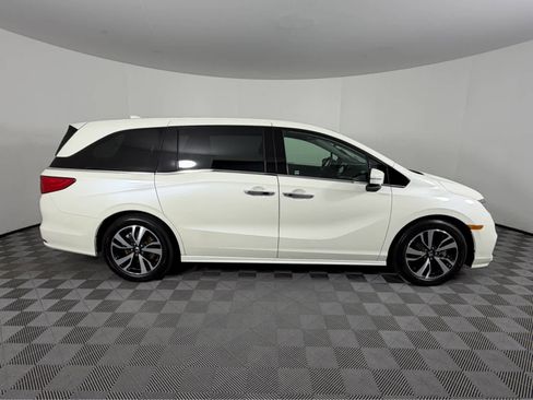 Used 2019 Honda Odyssey Elite image 2