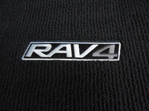 Used 2024 Toyota RAV4 XLE FWD image 22
