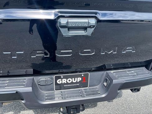 Used 2025 Toyota Tacoma SR5 AWD/4WD image 30