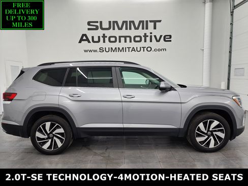 Used 2025 Volkswagen Atlas SE AWD/4WD image 1