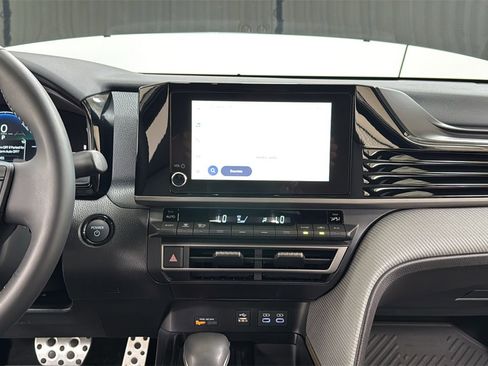 Certified 2025 Toyota Camry SE image 10