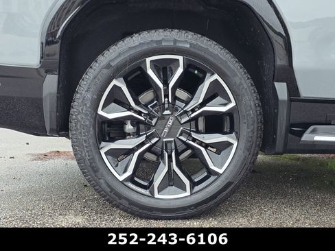 Used 2025 GMC Sierra EV Denali AWD/4WD image 54
