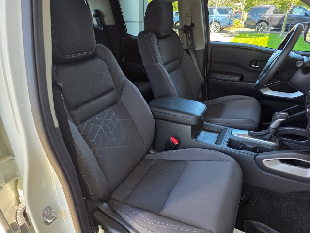 Used 2025 Nissan Frontier SV w/ SV Convenience Package AWD/4WD image 12