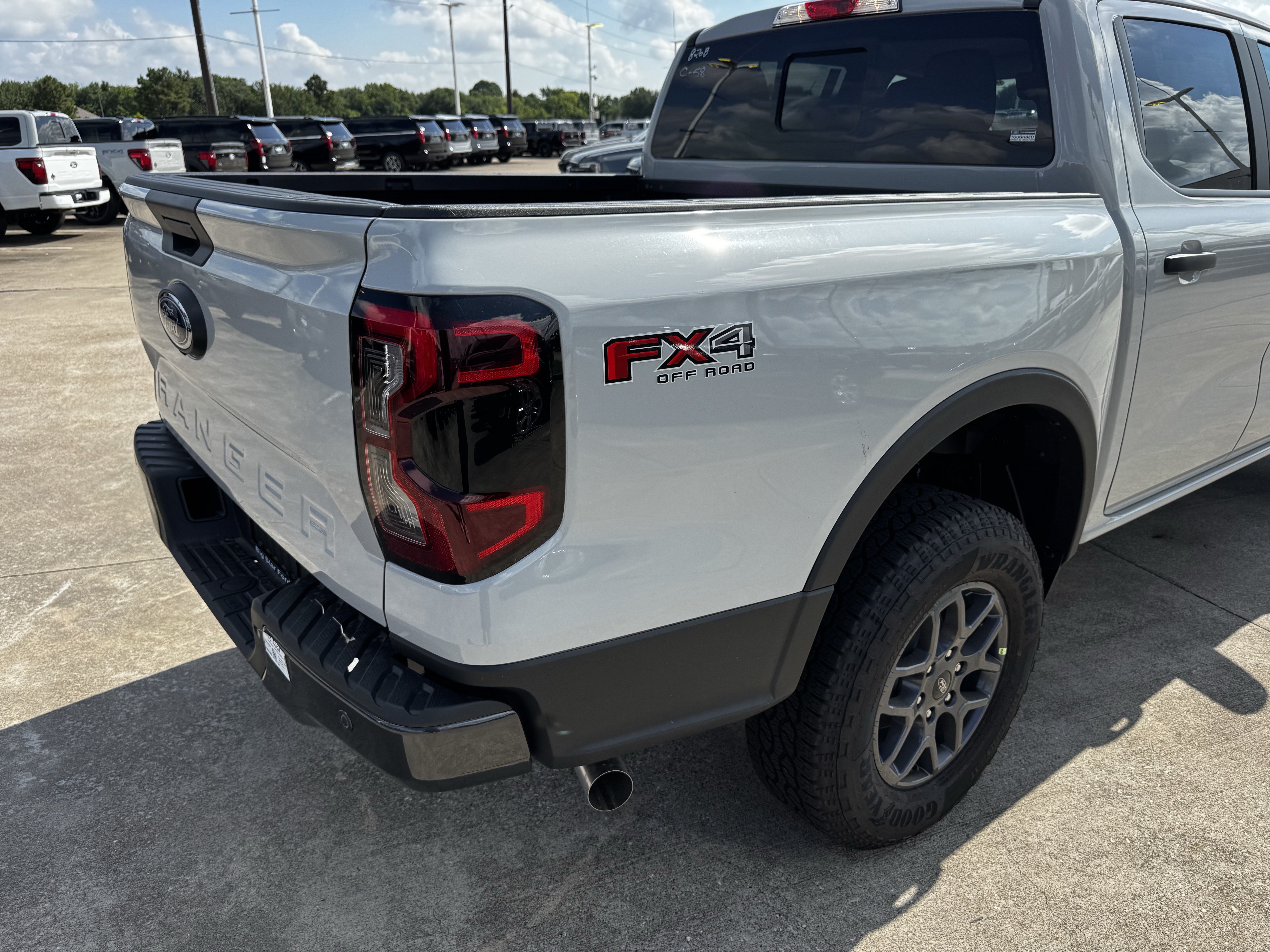 New 2026 Ford Ranger XLT w/ Equipment Group 301A High AWD/4WD image 8