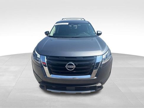 Used 2024 Nissan Pathfinder SL AWD/4WD image 8